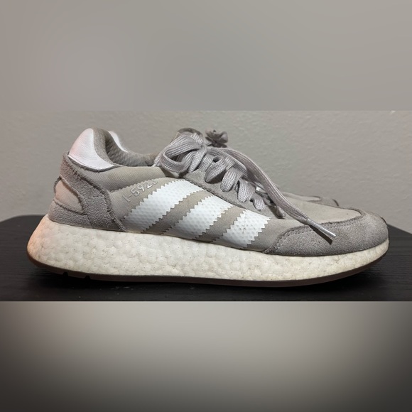 Used Men’s Adidas shoes - cream/ grey- size 7 - Picture 4 of 12